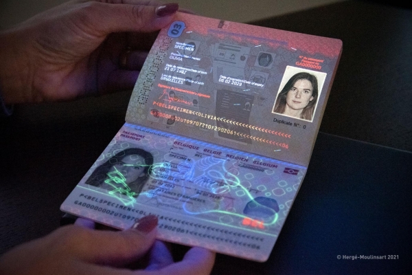 Nouveau passeport : design inédit et sécurité renforcée